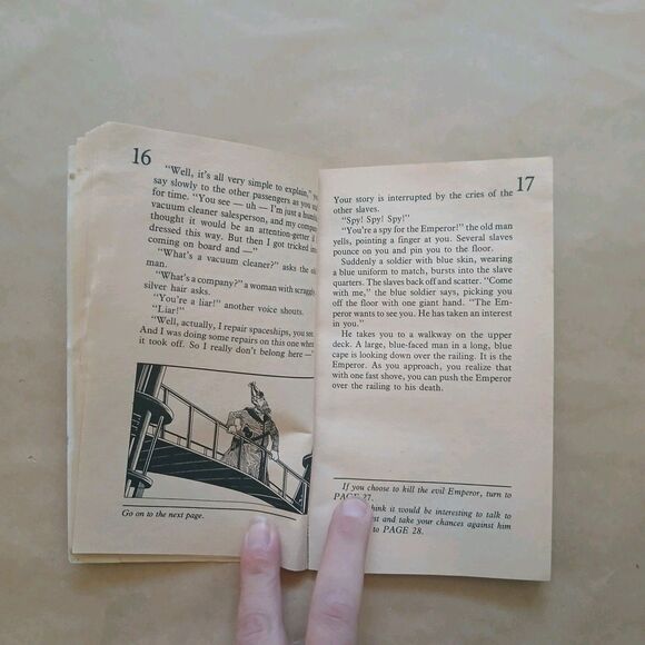 Vintage The Time Raider RL Stine Science Fiction Paperback Book Twistaplot - Picture 6 of 8